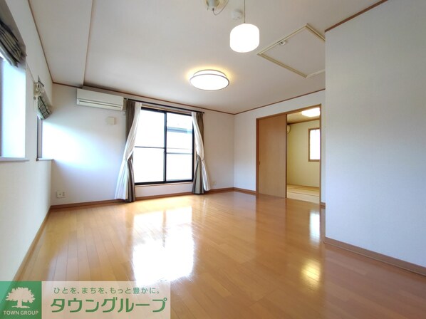 片倉町戸建の物件内観写真